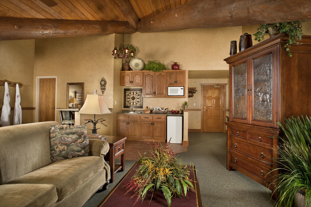 The Keeter Center At College Of The Ozarks Apartment Hollister Екстериор снимка